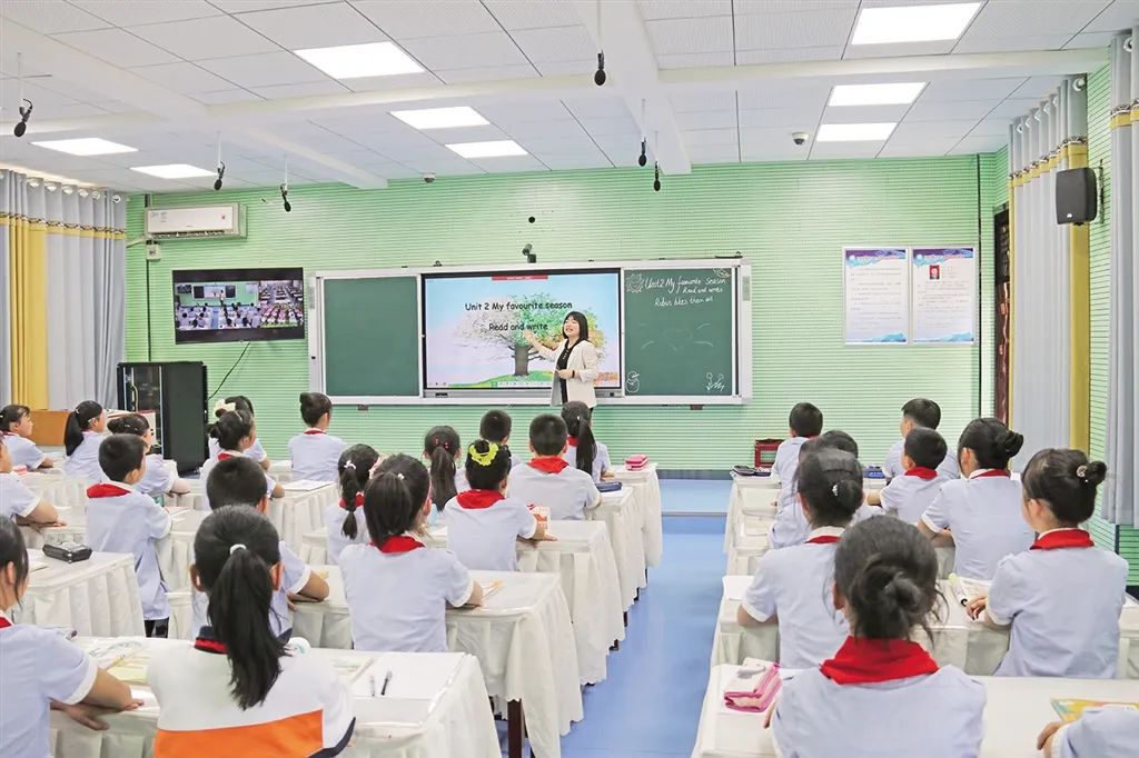 城關(guān)二小與中池小學(xué)、曾溪小學(xué)開展互動課堂.jpg