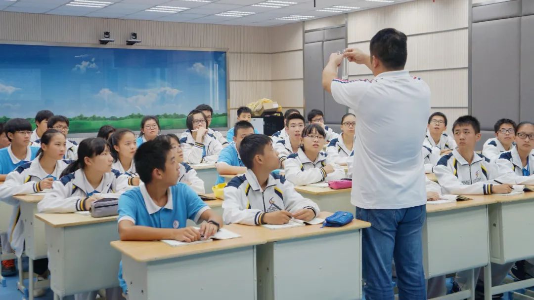 浙江紹興：“四位一體”混合研修，引領(lǐng)教師專業(yè)成長(zhǎng).jpg