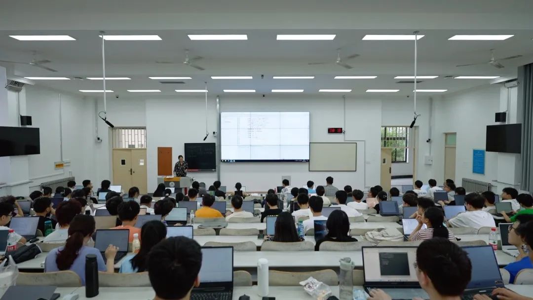 智慧教室解鎖課堂新模式，山東大學(xué)引領(lǐng)教育數(shù)字化潮流